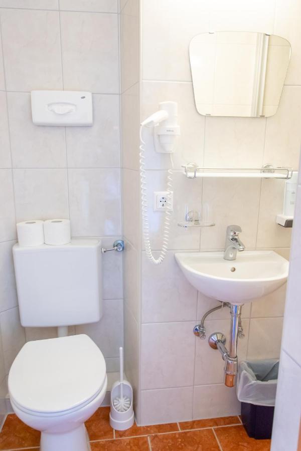 Strandhotel Burgstaller 펠뎀시 외부 사진